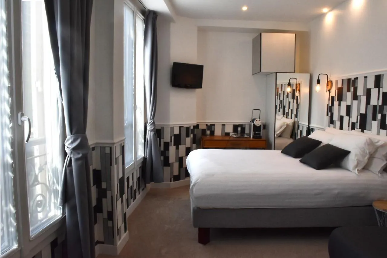 פריז Hotel Tilde