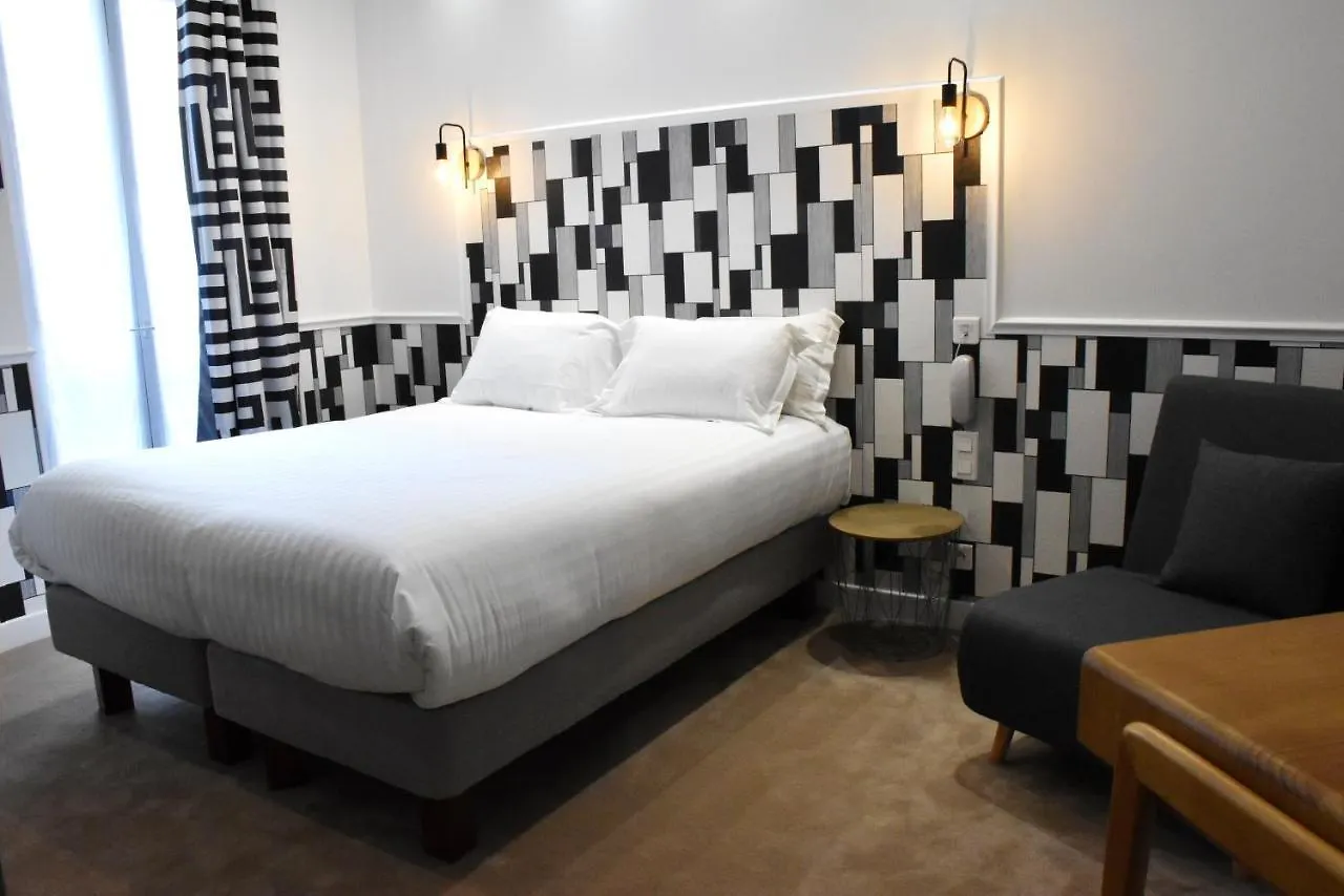 פריז Hotel Tilde