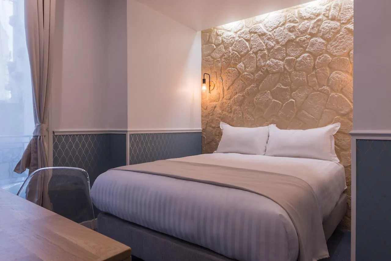 ***  Hotel Tilde Paris France