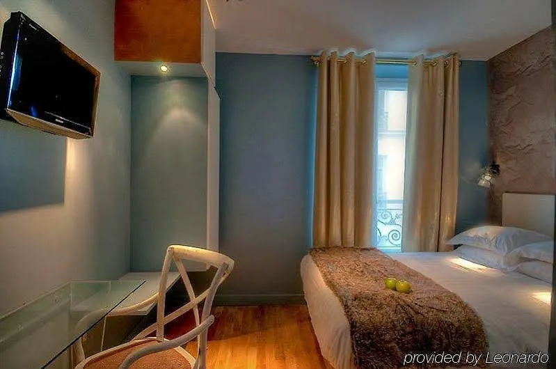 ***  Hotel Tilde Paris France